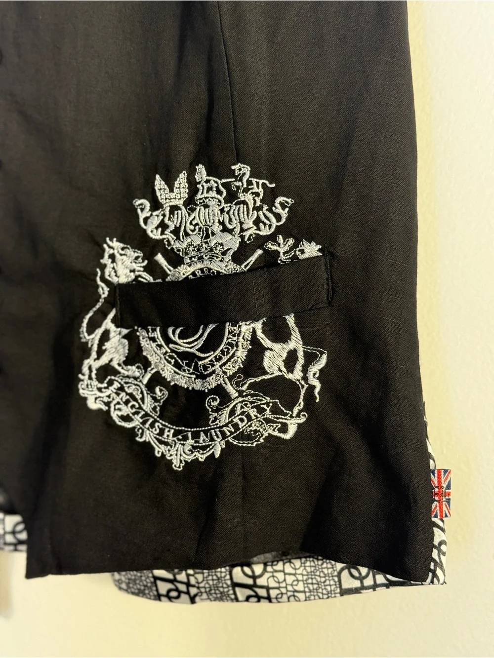 English Laundry Black Linen Blend Vest 3XL Embroidered Crest Gothic Formal - Picture 4 of 6